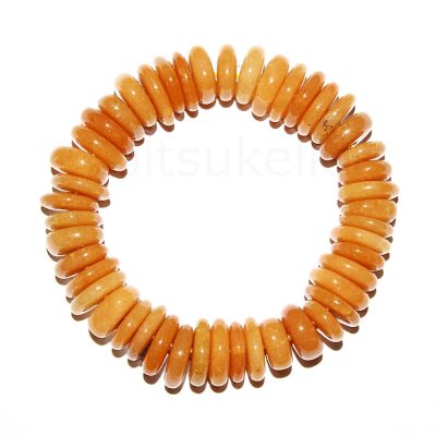 Aventuriin käevõru seibidega