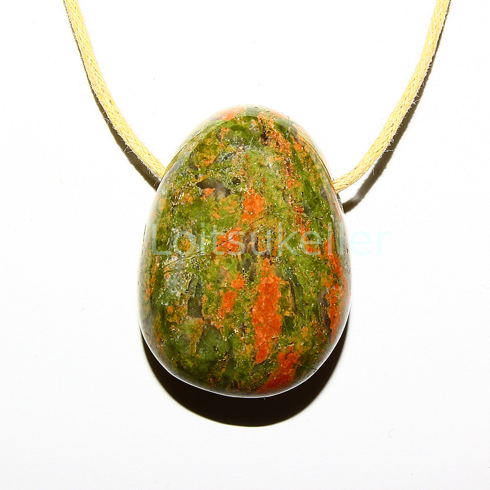 Epidoot-unakiit ripats (~2,2*2,8 cm)