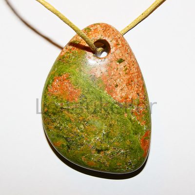 Epidoot-unakiit ripats suur lapik (~2,5*3 cm)