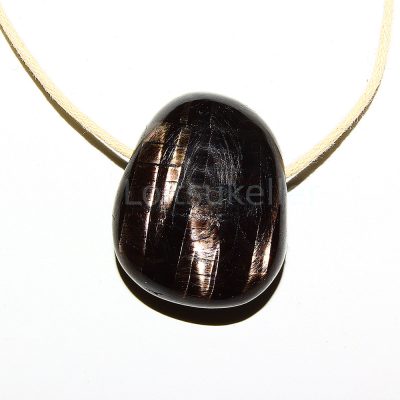 Hüpersteen ripats (~2,2*2,8 cm)