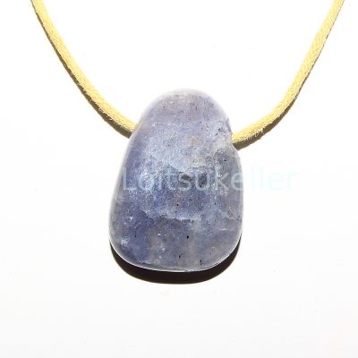 Ioliit ripats (~2,2*2,8 cm)