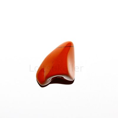 Punane jaspis lihvitud keskmine (~2*3 cm)