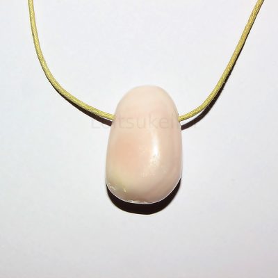 Kaltsiit mangano ripats (~2,2*2,8 cm)