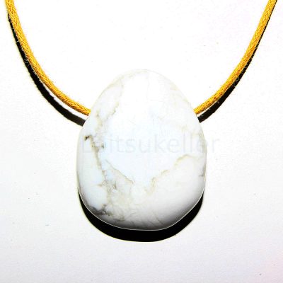 Magnesiit ripats (~2,2*2,8 cm)