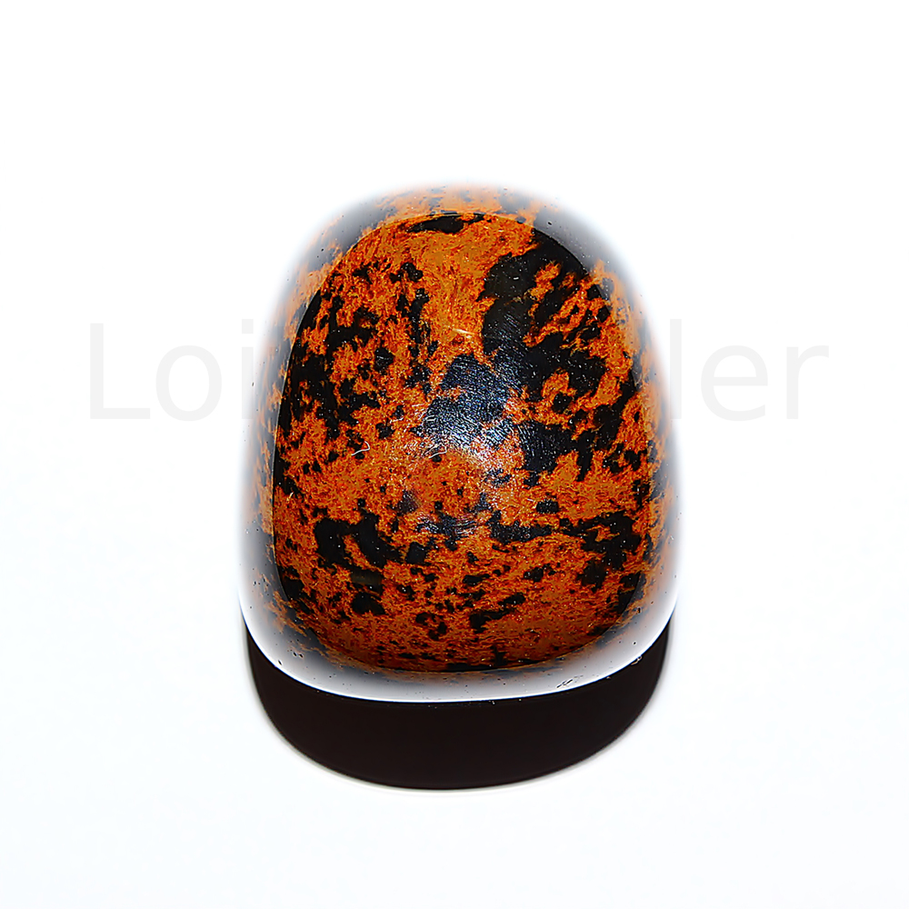 Mahagon obsidiaan lihvitud suur