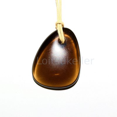 Suitsuobsidiaan ripats suur lapik (~2,8*3,5 cm)