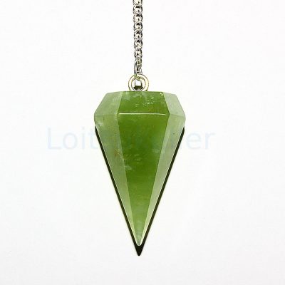 Nefriit pendel (~2,5*3 cm)