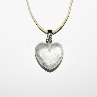 Mäekristall süda ripats (~2,5*3 cm)